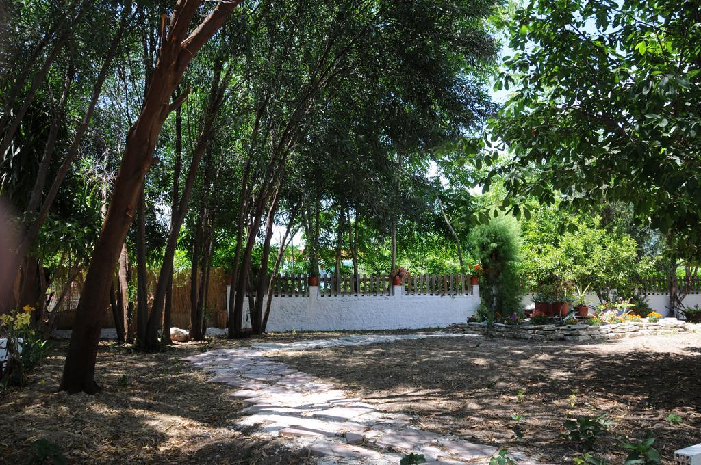 Vicky'S Garden Apartment Kalamaki  Bagian luar foto