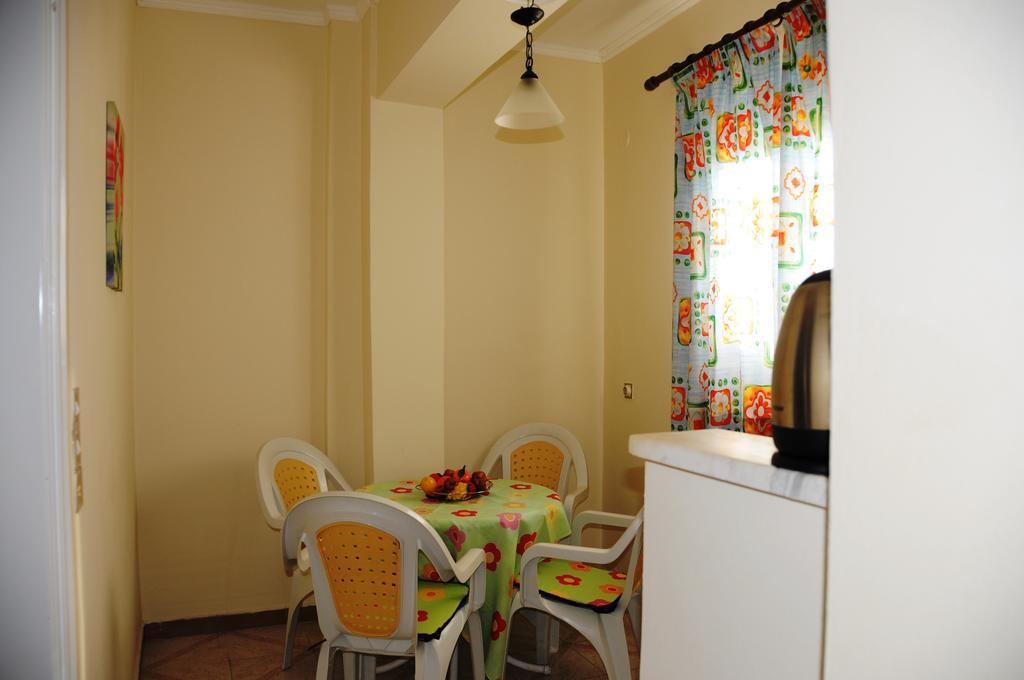 Vicky'S Garden Apartment Kalamaki  Bagian luar foto