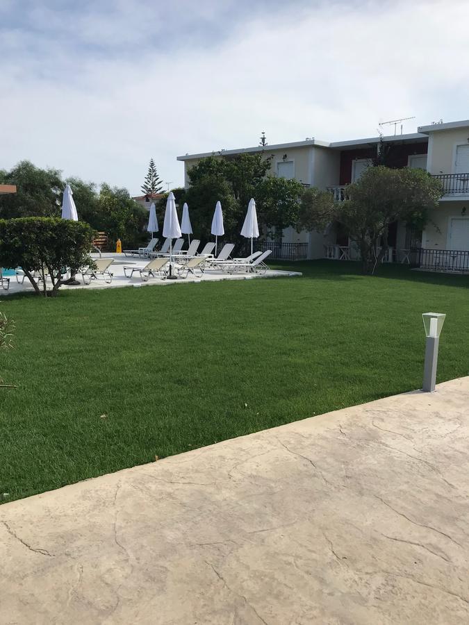 Vicky'S Garden Apartment Kalamaki  Bagian luar foto