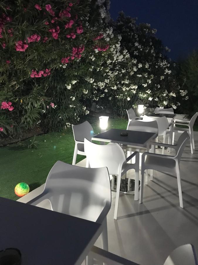 Vicky'S Garden Apartment Kalamaki  Bagian luar foto