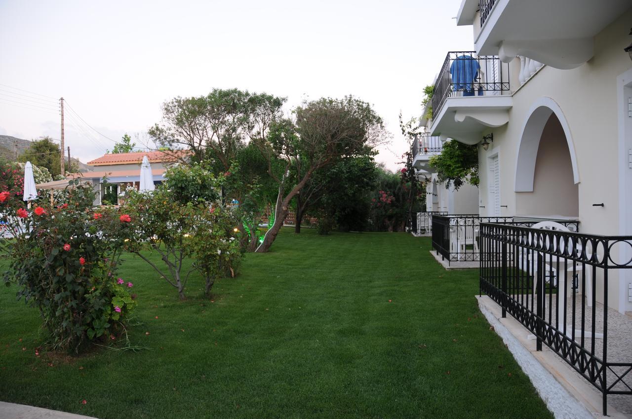 Vicky'S Garden Apartment Kalamaki  Bagian luar foto